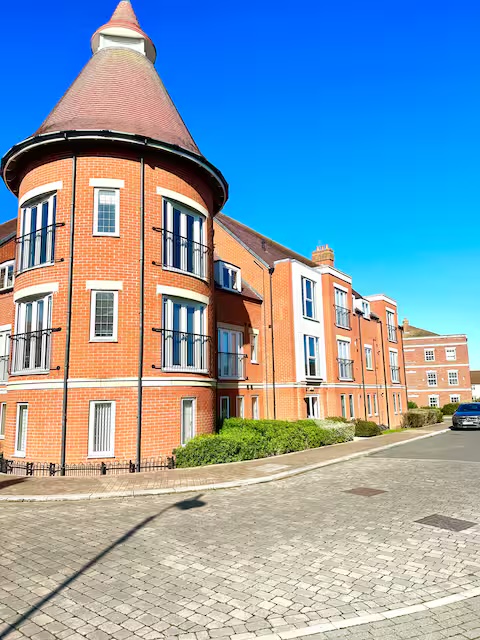 Turret Apartment - Peterson Drive